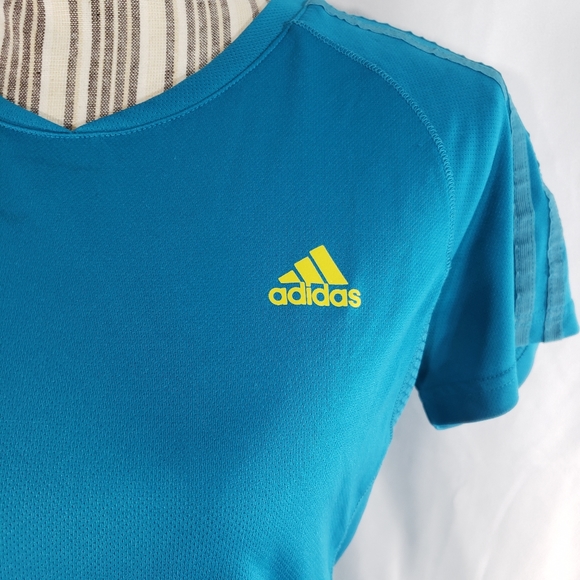 adidas Supernova Blue Tee w/ Zipper Pocket & Ear Bud Slot Size Medium - Picture 2 of 8